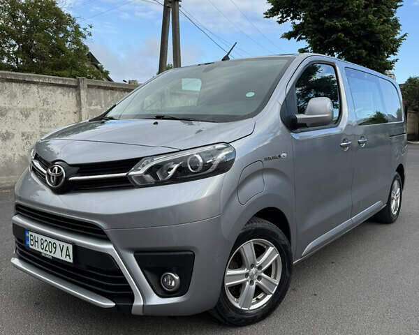 Сірий Тойота Proace, об'ємом двигуна 0 л та пробігом 111 тис. км за 25700 $, фото 1 на Automoto.ua