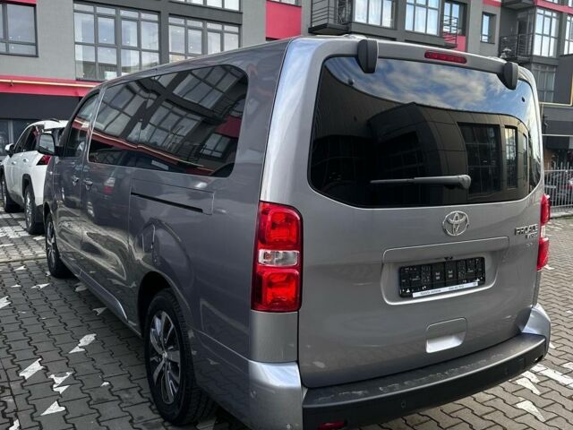 Серый Тойота Proace, объемом двигателя 2 л и пробегом 22 тыс. км за 51500 $, фото 1 на Automoto.ua
