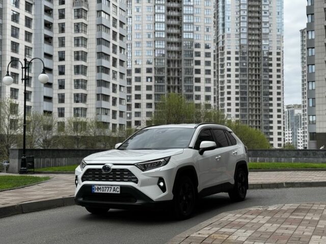 Белый Тойота РАВ 4, объемом двигателя 2.5 л и пробегом 47 тыс. км за 35999 $, фото 1 на Automoto.ua