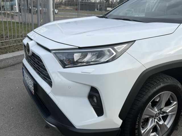 Білий Тойота РАВ 4, об'ємом двигуна 2 л та пробігом 47 тис. км за 30000 $, фото 1 на Automoto.ua