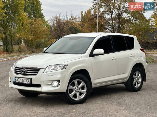 Белый Тойота РАВ 4, объемом двигателя 2 л и пробегом 186 тыс. км за 12999 $, фото 1 на Automoto.ua