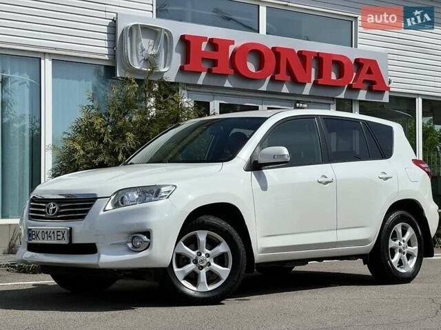 Белый Тойота РАВ 4, объемом двигателя 1.99 л и пробегом 132 тыс. км за 10300 $, фото 1 на Automoto.ua