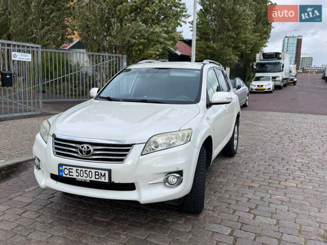 Белый Тойота РАВ 4, объемом двигателя 2.23 л и пробегом 225 тыс. км за 11900 $, фото 1 на Automoto.ua