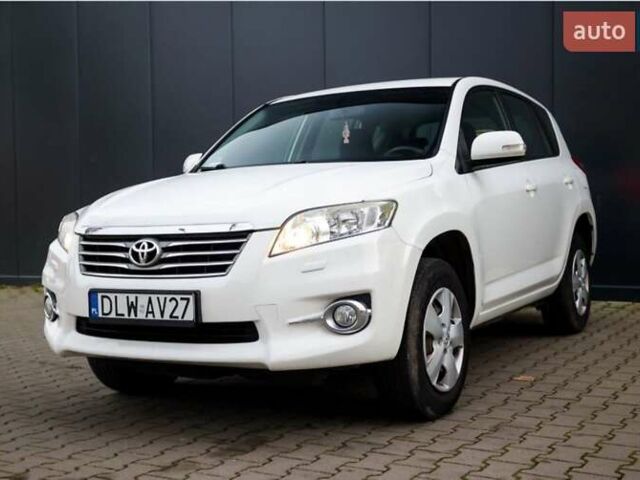 Білий Тойота РАВ 4, об'ємом двигуна 0 л та пробігом 253 тис. км за 6200 $, фото 1 на Automoto.ua