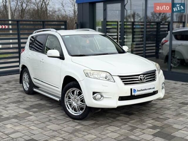 Білий Тойота РАВ 4, об'ємом двигуна 2 л та пробігом 297 тис. км за 14900 $, фото 1 на Automoto.ua
