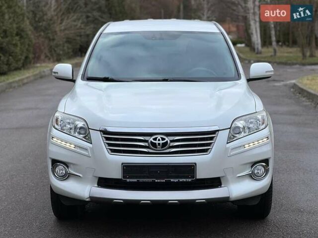 Білий Тойота РАВ 4, об'ємом двигуна 2.23 л та пробігом 199 тис. км за 14300 $, фото 1 на Automoto.ua