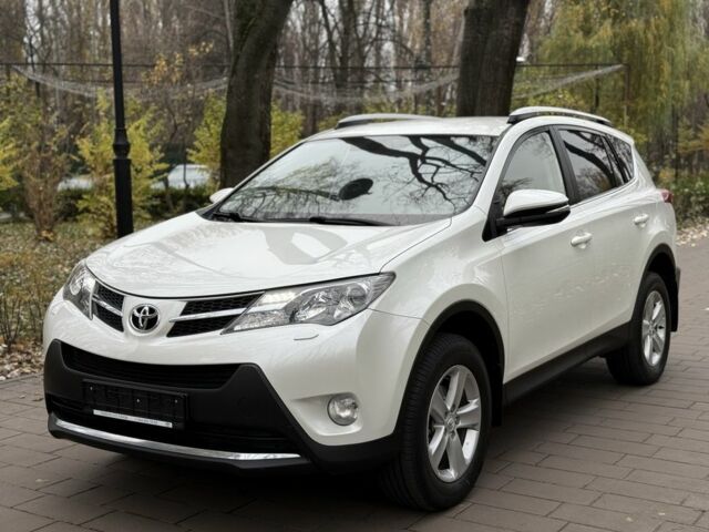 Белый Тойота РАВ 4, объемом двигателя 2 л и пробегом 96 тыс. км за 17800 $, фото 1 на Automoto.ua