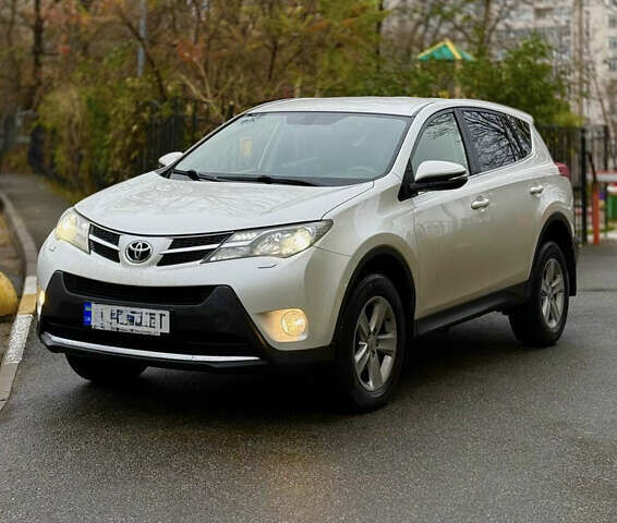 Білий Тойота РАВ 4, об'ємом двигуна 2.23 л та пробігом 250 тис. км за 15500 $, фото 1 на Automoto.ua