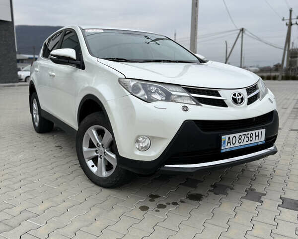 Білий Тойота РАВ 4, об'ємом двигуна 2.23 л та пробігом 220 тис. км за 17200 $, фото 1 на Automoto.ua