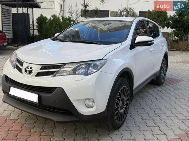 Белый Тойота РАВ 4, объемом двигателя 2.23 л и пробегом 180 тыс. км за 18500 $, фото 1 на Automoto.ua