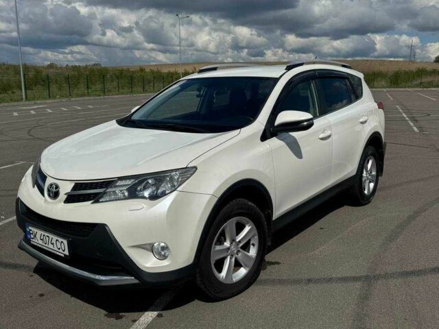 Белый Тойота РАВ 4, объемом двигателя 2.2 л и пробегом 141 тыс. км за 17000 $, фото 1 на Automoto.ua