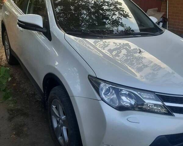 Білий Тойота РАВ 4, об'ємом двигуна 2.2 л та пробігом 235 тис. км за 17500 $, фото 1 на Automoto.ua