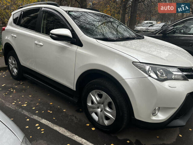 Белый Тойота РАВ 4, объемом двигателя 2.2 л и пробегом 151 тыс. км за 15800 $, фото 1 на Automoto.ua