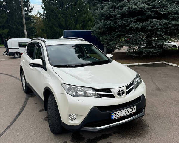 Белый Тойота РАВ 4, объемом двигателя 2.23 л и пробегом 166 тыс. км за 17200 $, фото 1 на Automoto.ua
