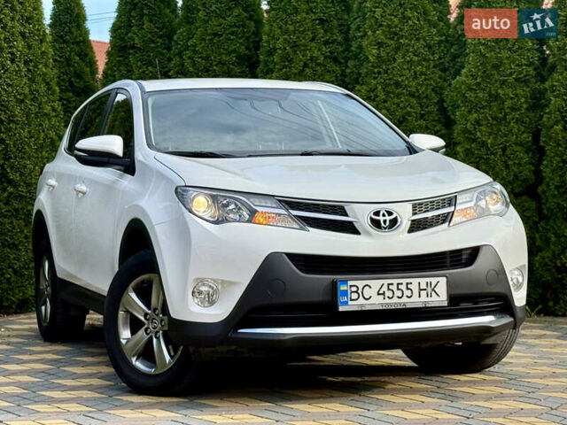 Белый Тойота РАВ 4, объемом двигателя 2 л и пробегом 216 тыс. км за 14999 $, фото 1 на Automoto.ua