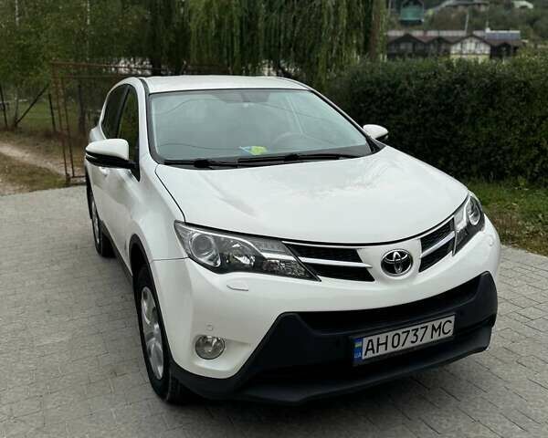 Белый Тойота РАВ 4, объемом двигателя 2.23 л и пробегом 209 тыс. км за 14500 $, фото 1 на Automoto.ua