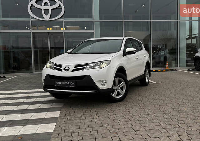 Белый Тойота РАВ 4, объемом двигателя 2.23 л и пробегом 188 тыс. км за 18900 $, фото 1 на Automoto.ua