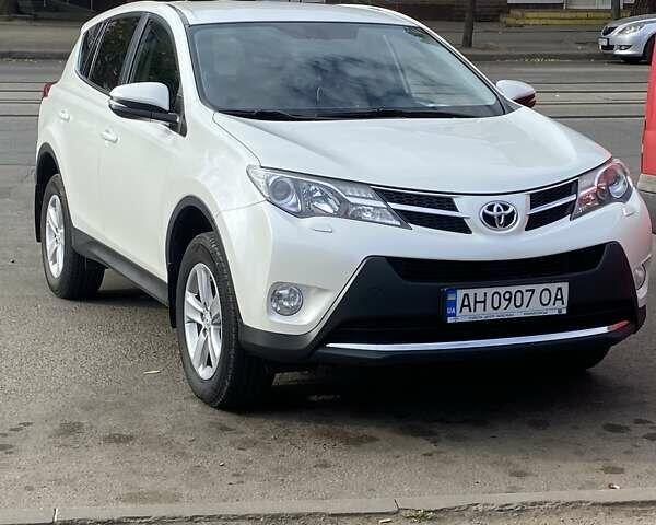Белый Тойота РАВ 4, объемом двигателя 2.23 л и пробегом 170 тыс. км за 18500 $, фото 1 на Automoto.ua
