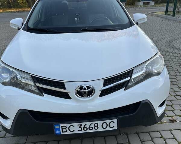 Тойота РАВ 4 2015 у Первомайськ на Automoto.ua Білий Тойота РАВ 4, об'ємом двигуна 2.49 л та пробігом 160 тис. км за 15500 $, фото 1 на Automoto.ua