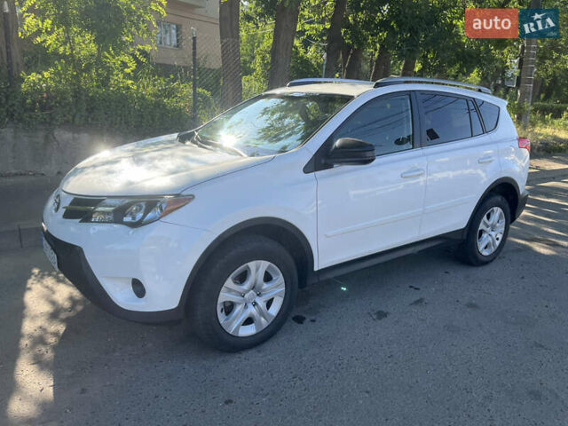Тойота РАВ 4 2015 у Чернівцях на Automoto.ua Білий Тойота РАВ 4, об'ємом двигуна 2.5 л та пробігом 89 тис. км за 15500 $, фото 1 на Automoto.ua