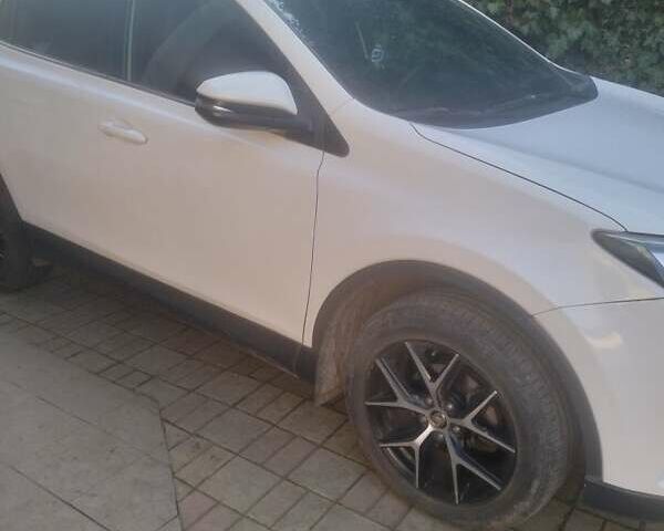 Белый Тойота РАВ 4, объемом двигателя 2.2 л и пробегом 188 тыс. км за 20000 $, фото 1 на Automoto.ua