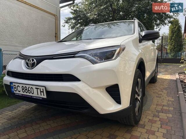 Тойота РАВ 4 2016 в Львове на Automoto.ua Белый Тойота РАВ 4, объемом двигателя 2.49 л и пробегом 116 тыс. км за 18300 $, фото 1 на Automoto.ua