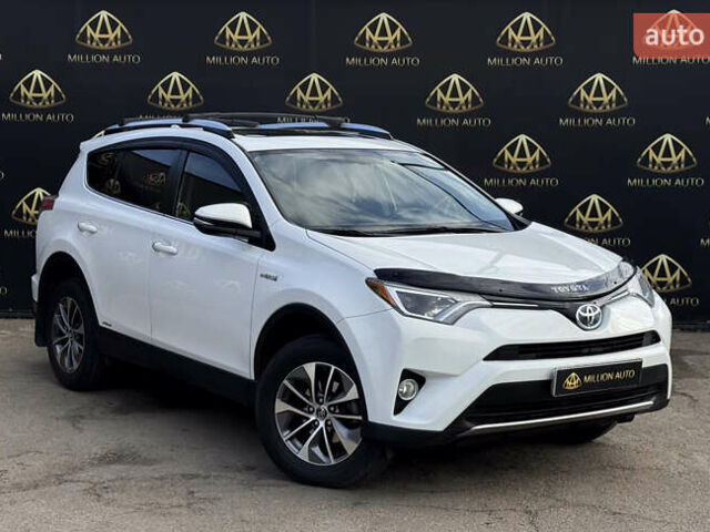 Белый Тойота РАВ 4, объемом двигателя 2.49 л и пробегом 114 тыс. км за 21999 $, фото 1 на Automoto.ua