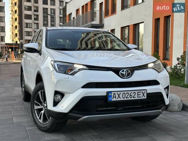 Білий Тойота РАВ 4, об'ємом двигуна 2 л та пробігом 93 тис. км за 21000 $, фото 1 на Automoto.ua