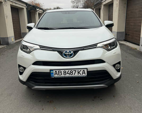 Белый Тойота РАВ 4, объемом двигателя 2.49 л и пробегом 199 тыс. км за 22999 $, фото 1 на Automoto.ua