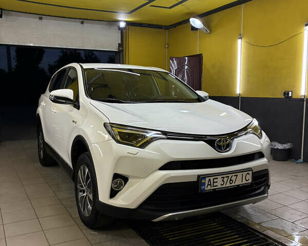 Белый Тойота РАВ 4, объемом двигателя 2.49 л и пробегом 160 тыс. км за 23000 $, фото 1 на Automoto.ua