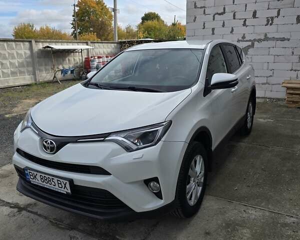 Білий Тойота РАВ 4, об'ємом двигуна 2 л та пробігом 80 тис. км за 22500 $, фото 1 на Automoto.ua