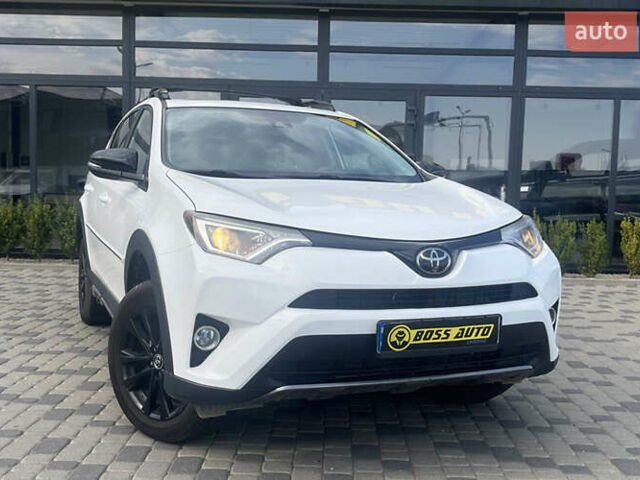 Белый Тойота РАВ 4, объемом двигателя 2.49 л и пробегом 95 тыс. км за 18699 $, фото 1 на Automoto.ua