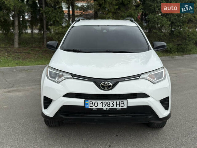 Білий Тойота РАВ 4, об'ємом двигуна 2.49 л та пробігом 138 тис. км за 18299 $, фото 1 на Automoto.ua