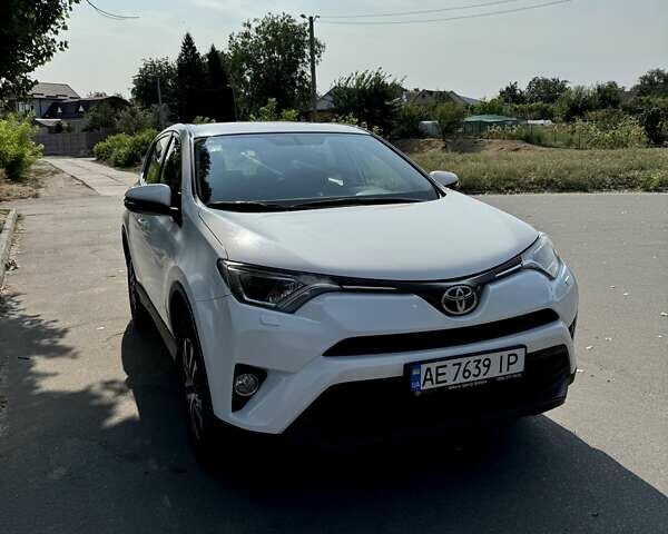 Белый Тойота РАВ 4, объемом двигателя 1.99 л и пробегом 185 тыс. км за 23000 $, фото 1 на Automoto.ua