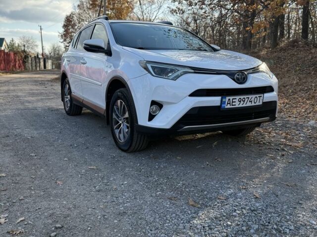 Белый Тойота РАВ 4, объемом двигателя 2.5 л и пробегом 150 тыс. км за 22500 $, фото 1 на Automoto.ua