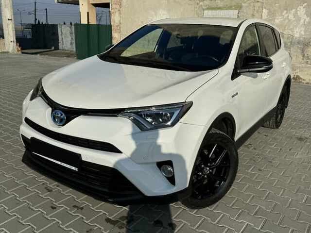 Белый Тойота РАВ 4, объемом двигателя 2.49 л и пробегом 67 тыс. км за 28900 $, фото 1 на Automoto.ua