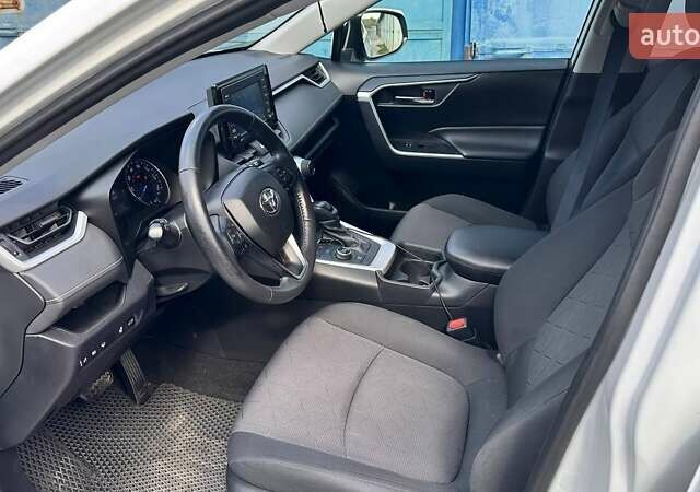 Білий Тойота РАВ 4, об'ємом двигуна 2.5 л та пробігом 121 тис. км за 27000 $, фото 1 на Automoto.ua