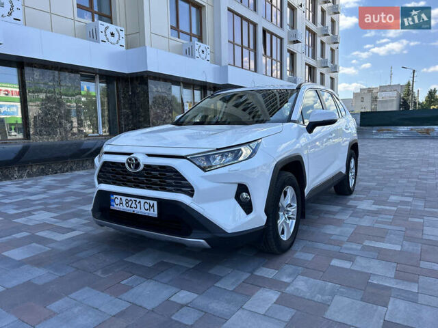 Белый Тойота РАВ 4, объемом двигателя 2 л и пробегом 70 тыс. км за 28750 $, фото 1 на Automoto.ua