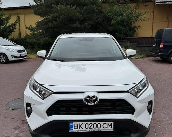 Белый Тойота РАВ 4, объемом двигателя 1.99 л и пробегом 76 тыс. км за 25000 $, фото 1 на Automoto.ua
