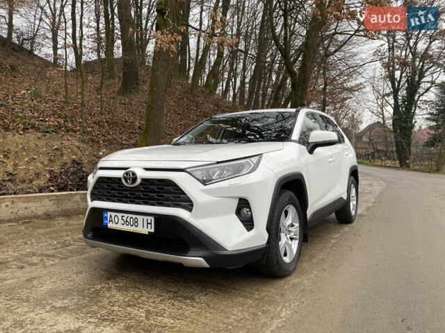 Білий Тойота РАВ 4, об'ємом двигуна 2 л та пробігом 138 тис. км за 25999 $, фото 1 на Automoto.ua