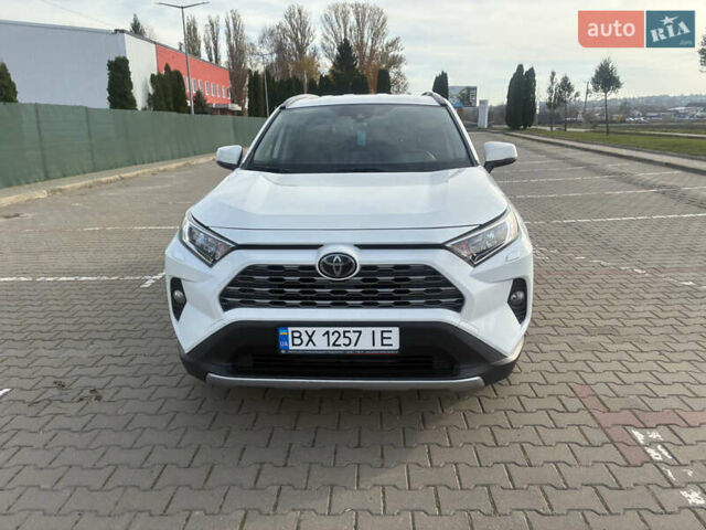 Белый Тойота РАВ 4, объемом двигателя 1.99 л и пробегом 167 тыс. км за 27500 $, фото 1 на Automoto.ua