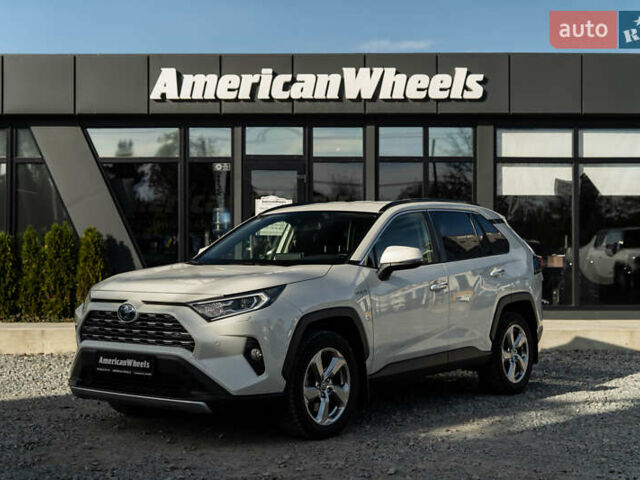 Белый Тойота РАВ 4, объемом двигателя 2.49 л и пробегом 119 тыс. км за 33900 $, фото 1 на Automoto.ua