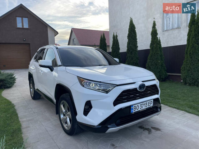 Белый Тойота РАВ 4, объемом двигателя 2.49 л и пробегом 95 тыс. км за 31000 $, фото 1 на Automoto.ua