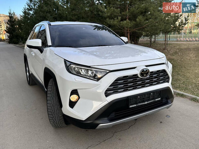 Белый Тойота РАВ 4, объемом двигателя 1.99 л и пробегом 156 тыс. км за 25900 $, фото 1 на Automoto.ua