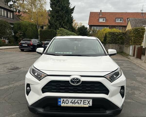 Белый Тойота РАВ 4, объемом двигателя 1.99 л и пробегом 70 тыс. км за 24000 $, фото 1 на Automoto.ua