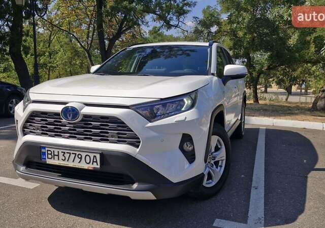 Білий Тойота РАВ 4, об'ємом двигуна 2.49 л та пробігом 57 тис. км за 33900 $, фото 1 на Automoto.ua