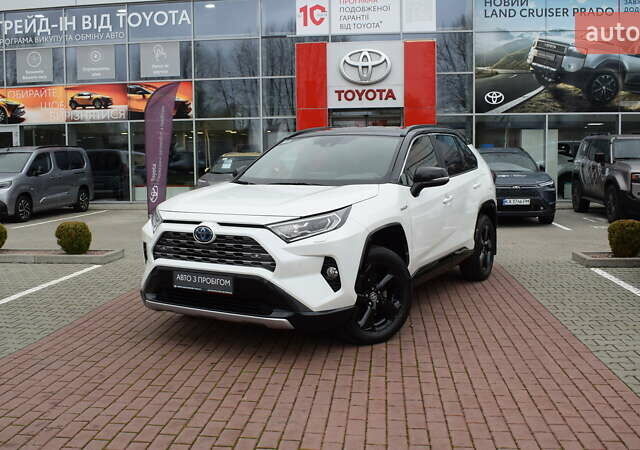 Білий Тойота РАВ 4, об'ємом двигуна 2.49 л та пробігом 132 тис. км за 31200 $, фото 1 на Automoto.ua