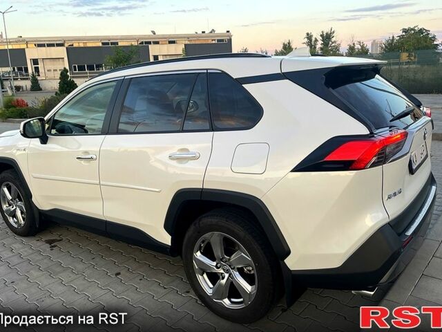 Белый Тойота РАВ 4, объемом двигателя 2.5 л и пробегом 45 тыс. км за 32000 $, фото 1 на Automoto.ua