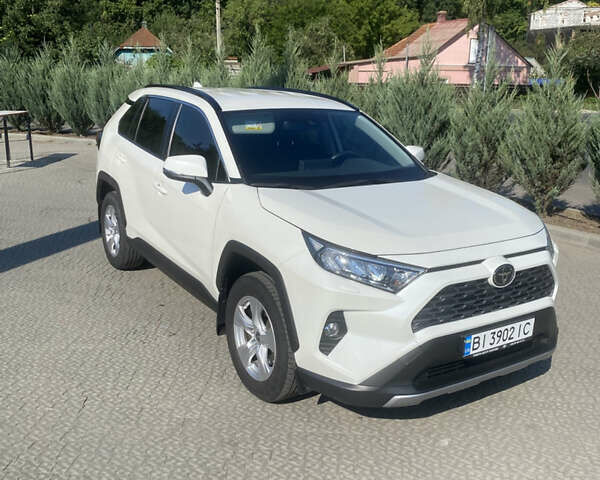 Білий Тойота РАВ 4, об'ємом двигуна 1.99 л та пробігом 61 тис. км за 34800 $, фото 1 на Automoto.ua