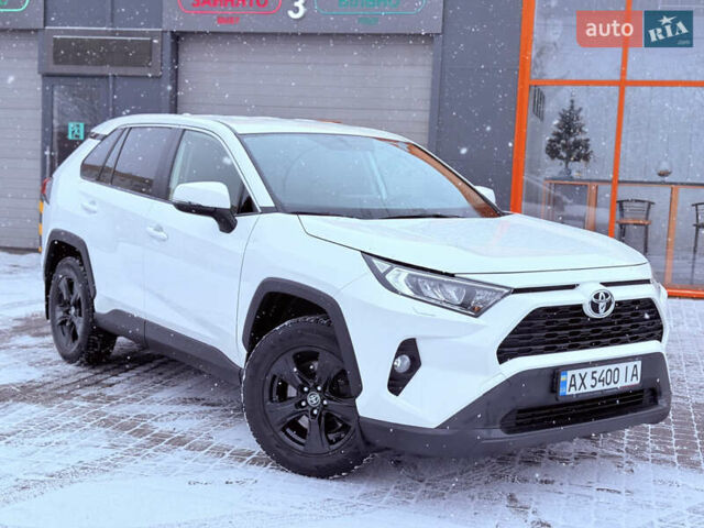 Білий Тойота РАВ 4, об'ємом двигуна 2 л та пробігом 95 тис. км за 24700 $, фото 1 на Automoto.ua
